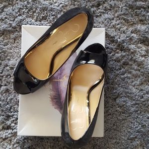 Jessica Simpson black pantent heels